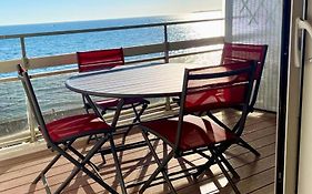 Large Studio Direct Access To The Beach